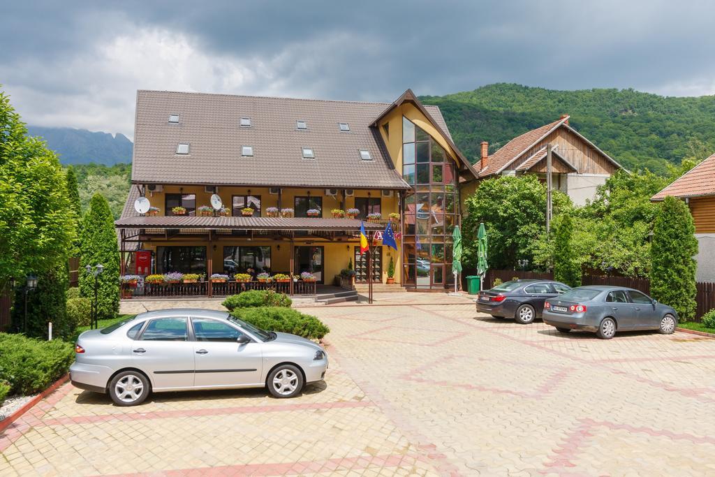 Pensiunea Alfrid Călimăneşti Esterno foto